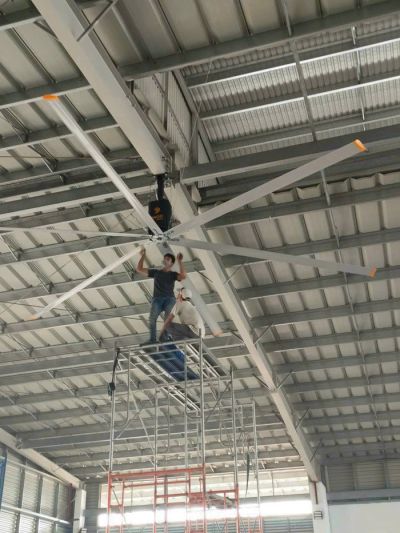 Lắp quạt trần công nghiệp cánh dài cho nhà kho nên hay không?